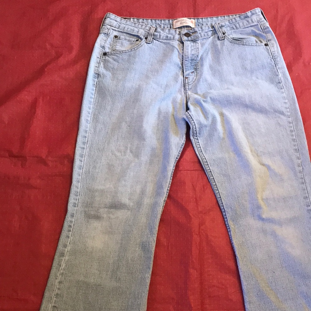 Levi Low Rise Bootcut Jeans sz 16